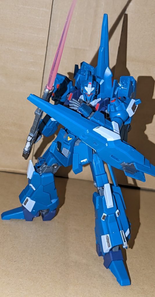 銃口下部の所からサーベルを展開！！