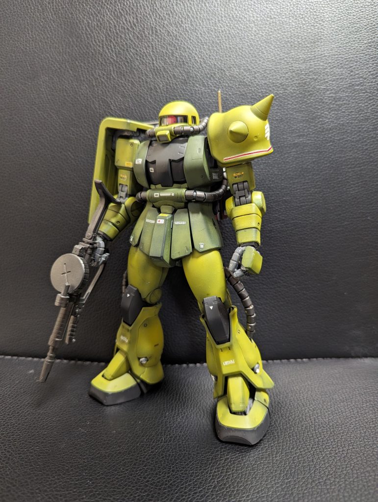 パチ組みで売ってたので、説明書は無くフレームをバラすのも面倒なのでフレームは無塗装です。しかし、前の持ち主さんは丁寧な作り方なのか、ほとんどゲート跡が無く助かりました。