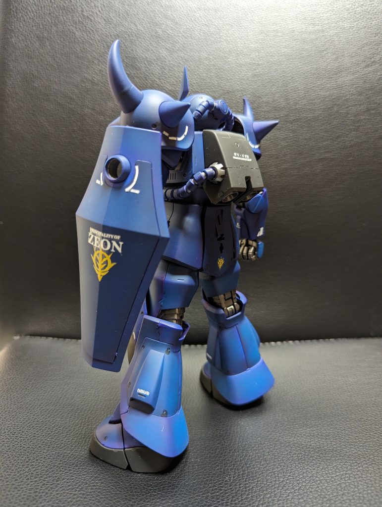 この前、hiνガンダムを作ったので、バックパックの楽なガンプラを作ろうと思い、このガンプラを作りました。