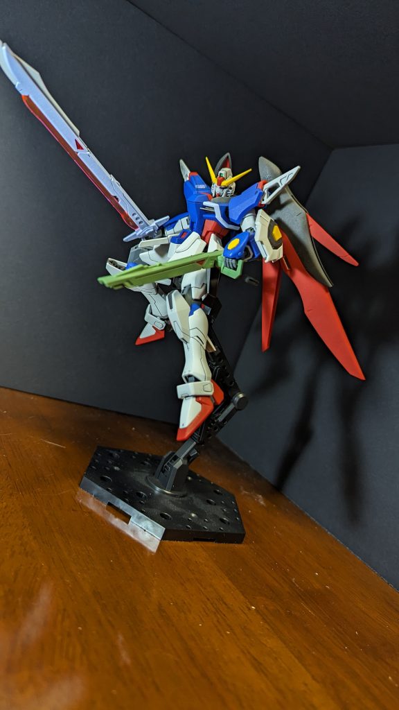 デスティニーとかフリーダムとか羽付きは浮いてるだけでカッコいいですね！