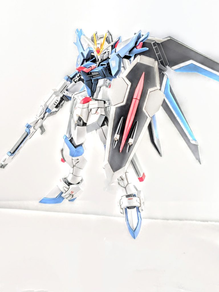 制作期間 18日　映画を見て作りたい気持ちが、高くなり昨年年末から制作途中の十数体のガンプラを後回しにして、GAKIOさんのSEEDコンペに出す為。発売開始した1月26日から作り始めて、ライジングフリーダムガンダムを急ぎ完成させました。GAKIOさん、せなすけさん、TAIYAKIさん完成しましたよ〜。