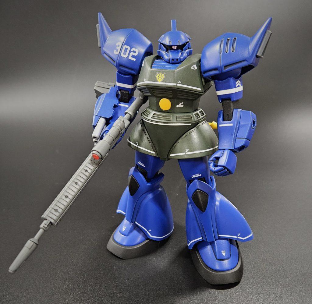 背部バインダーを取り外したノーマルなゲルググの姿です。