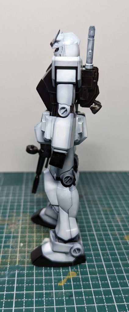 エコプラガンダムを初エアブラシ塗装–4枚目/制作者：シャケ