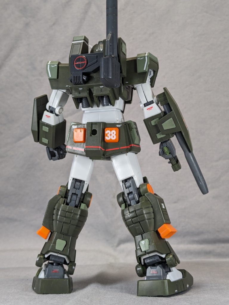 幼少の頃に旧キット作りましたがドエライ進化ですよねえ…合わせ目も全然無くて、キャノンとビームガンだけしか無いという。