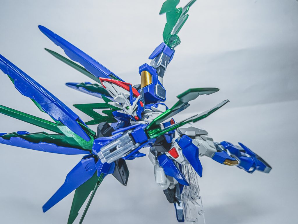 ガンダムサルヴァトーレ–2枚目/制作者：おぼれる魚くん