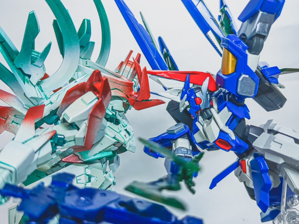 以上が、ガンダムサルヴァトーレです!!自分の大好きを詰め込んだ作品……自分をこの素晴らしいプラモデルの世界に連れてきてくれたLBXに感謝して作りました!!見ていただきありがとうございます!!