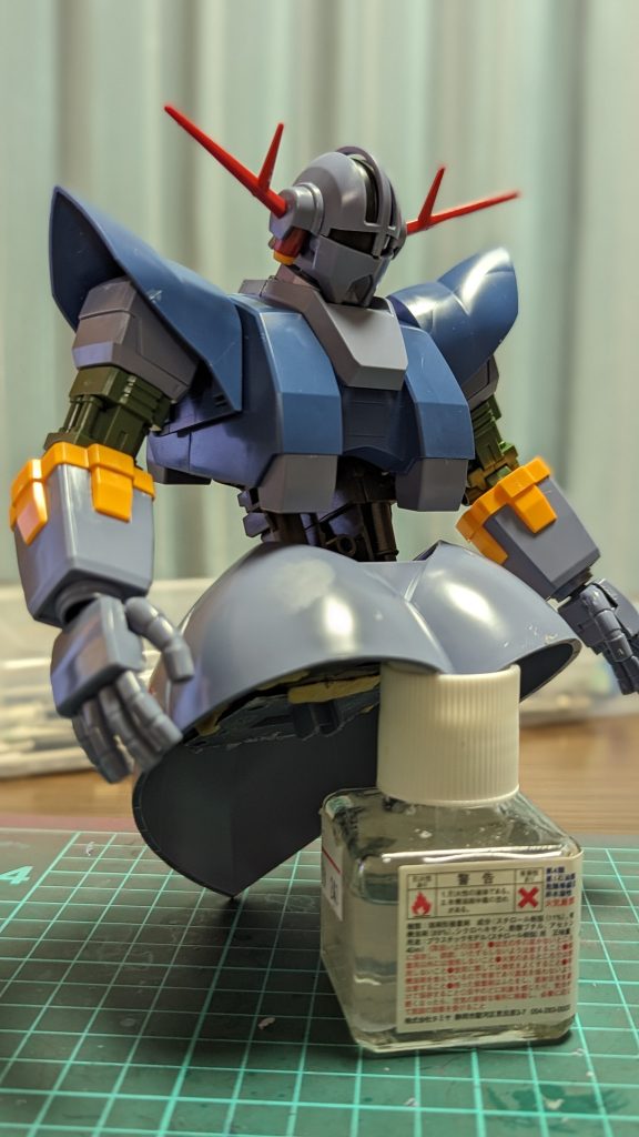 最初はRGの腰の角度にしたかっただけなのに色々付いちゃいました笑