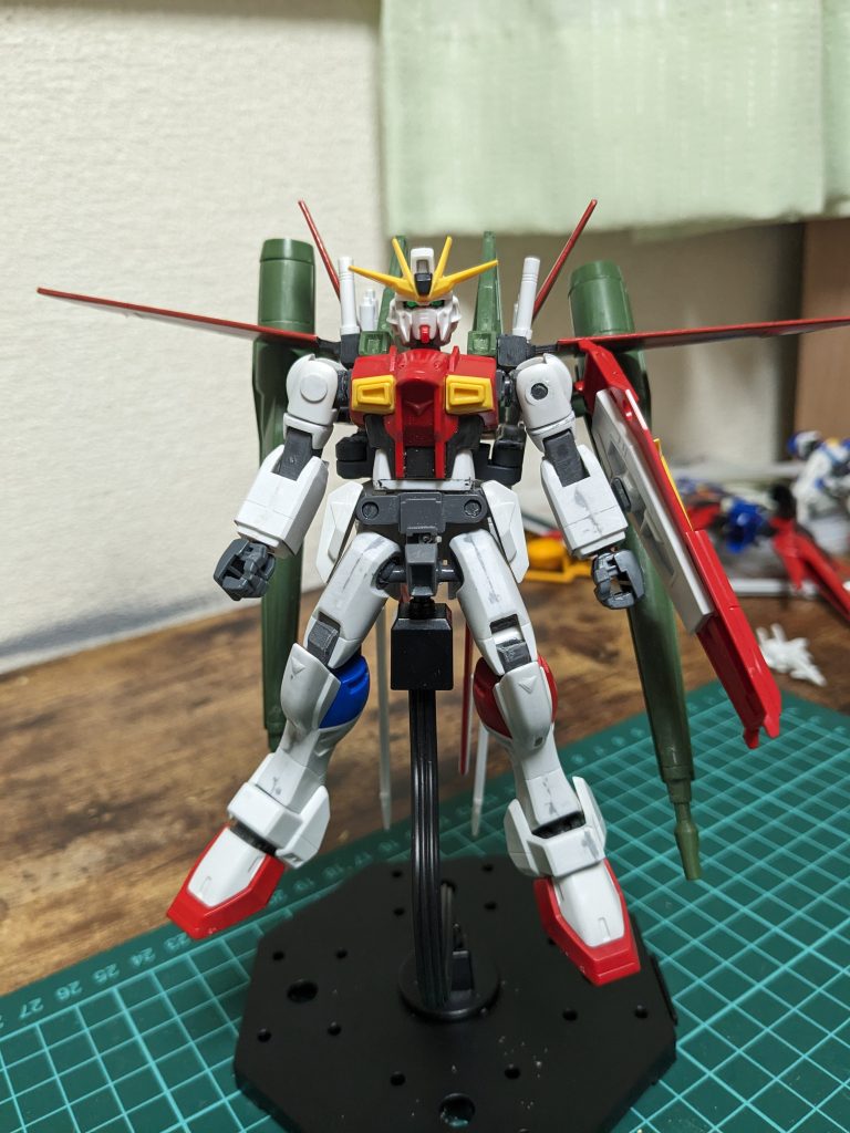 シルエットが完成した時の写真です。かなりシルエットのデザイン(特にエクスカリバーのマウント位置)の作成に苦労し、様々なサイトの完成作品を参考にさせて頂きました(パクリはしていません)。