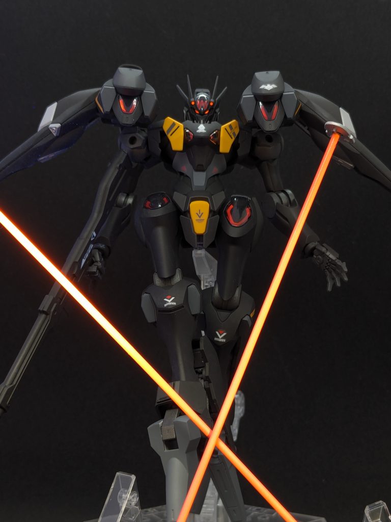 コラキの展開も再現しました。真鍮線と接着剤でプラ棒とコラキを接続させています。