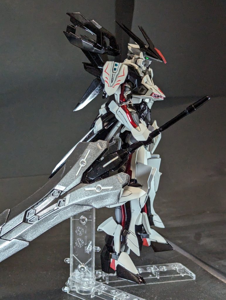 デカールは付属のもののみ。つや消しコートのお陰であまり目立たない。