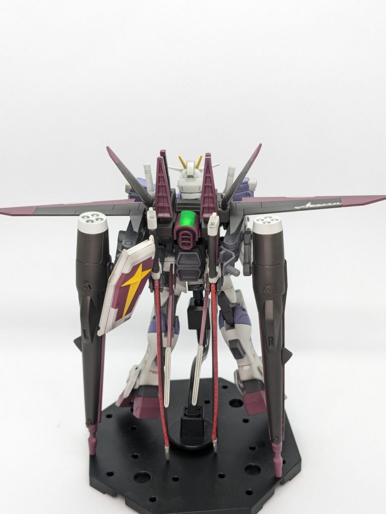 シルエットメインで。本当は右側にもシールドが付属します。ちなみに自立はしません…