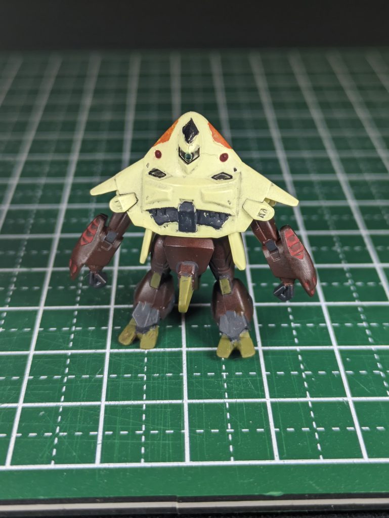 流石にアップには耐えられない!かなり頑張りましたが腹部のグレーや頭(?)のオレンジはガタガタですね…