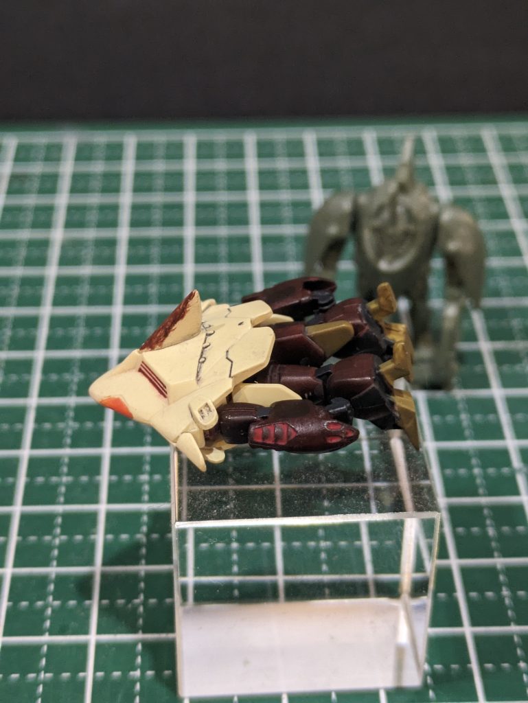 コイツこうやって泳ぐやつですよね?多分。(SEED見てない世代)後ろのやつは…気にしないでください…