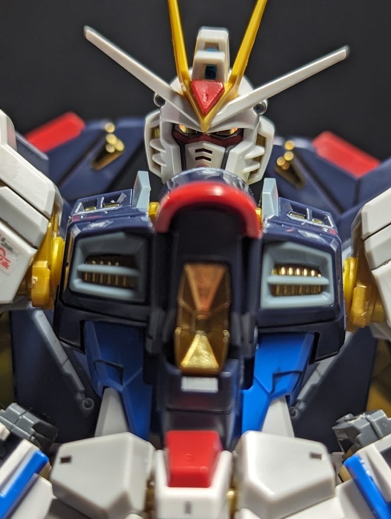 (ネタバレ注意⚠️)フツノミタマはジャンク屋組合のロウ・ギュールからオーブへの技術提供なんでしょうかね。イージスの自爆で負傷したキラを助けてマルキオ様の元へ運んだのもロウでしたしね。