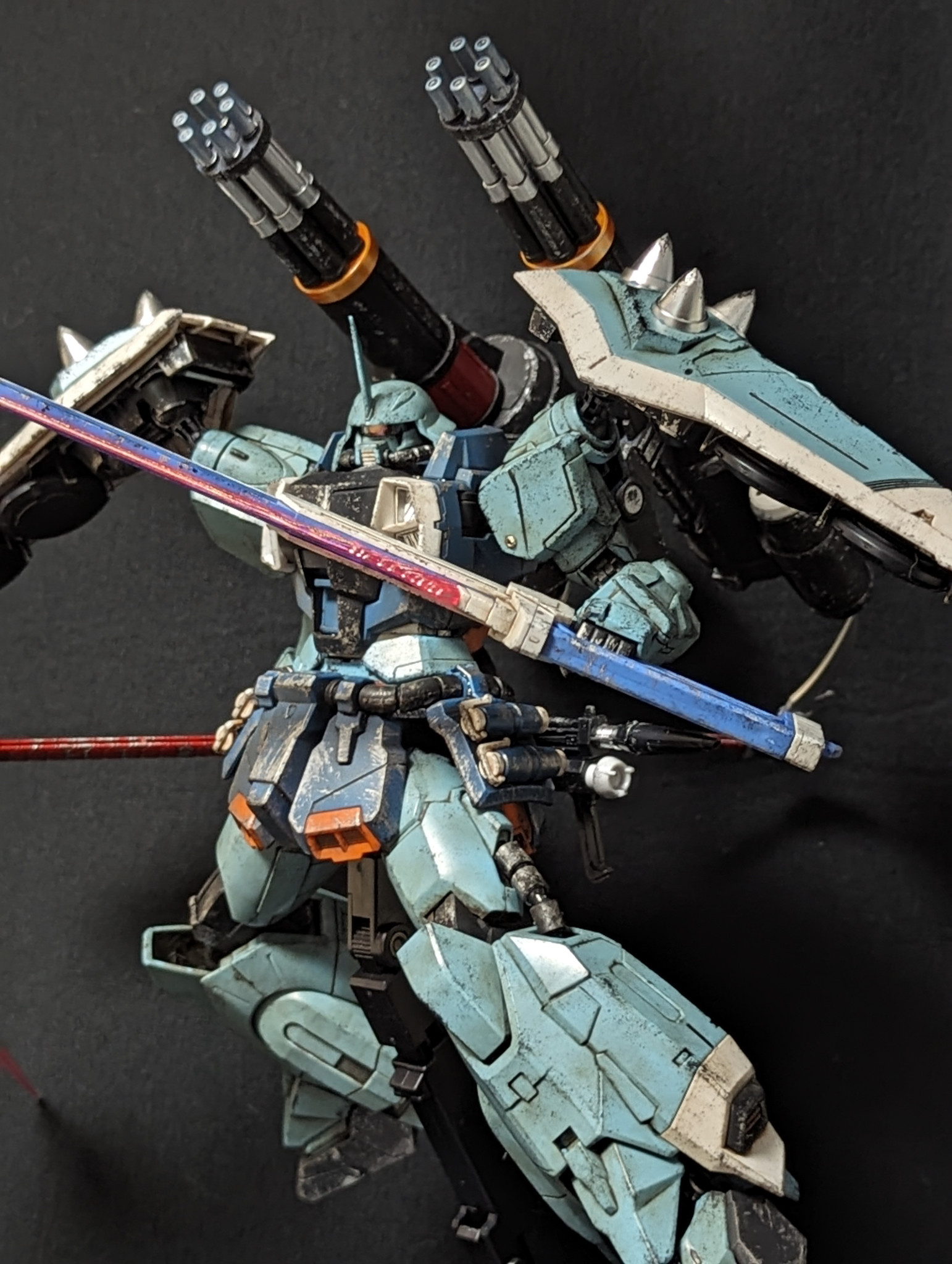 人気デザイナー MG ZGMF-1001 スラッシュザクファントム プラモデル