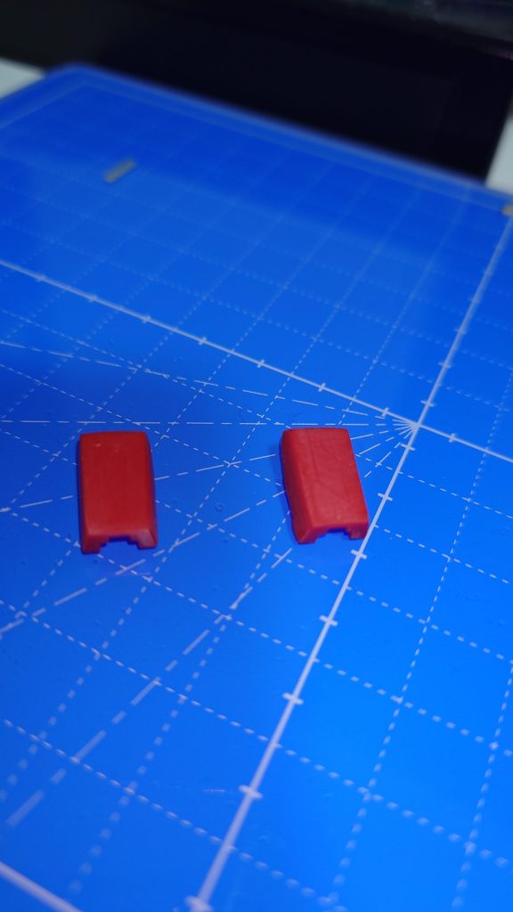 瞬着パテでモールド埋めました。