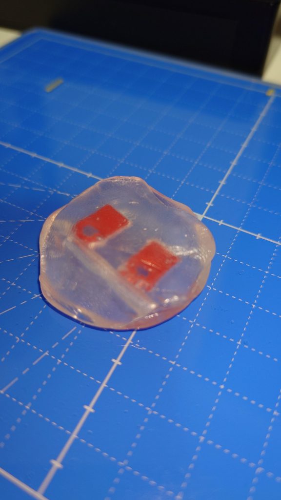 お湯マルで型取りしてミサイルハッチをクリパーツ化しようとトライしましたが・・・何回やっても気泡が抜けずイメージ通りにならなかったので断念(⁠T⁠T⁠)