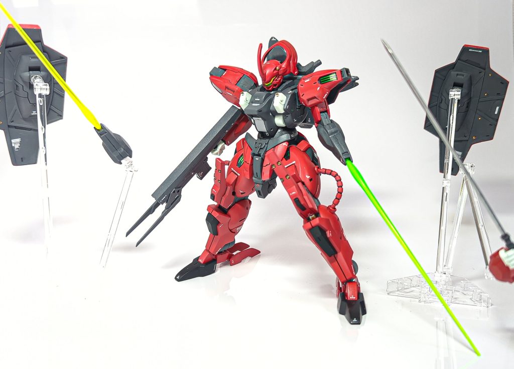 ドローンを腕につけたり飛ばしたり手を飛ばしたりと遊びの幅が広いです