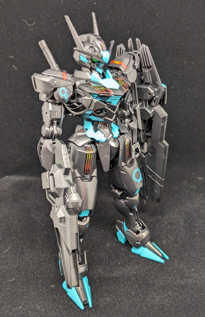 黒に蛍光カラーかっこいいなあ