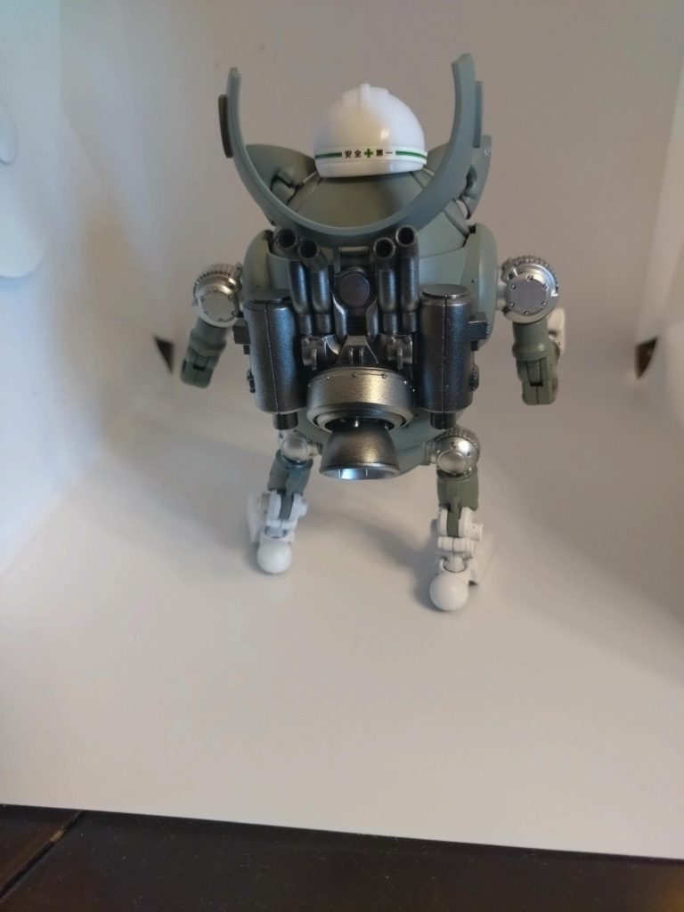 と言う事で仕事猫モチーフのモビルハロです。モビルハロのハロは耳も無く、口も開かないタイプなのでベーシックグリーンとモモハロをミキシングしました。耳の関係で首(?)の固定具は展開しっぱなしじゃないと搭乗できず。