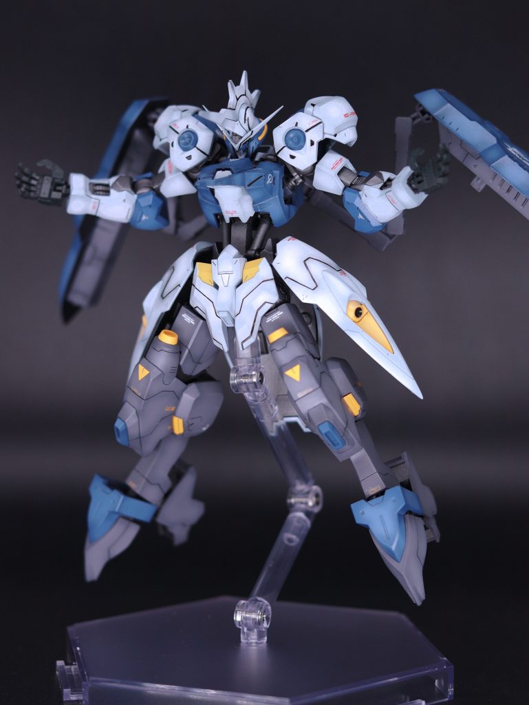 ●改修ポイント・基本的な合わせ目消し肩、腕、足・パーツの肉抜き埋め腰アーマー、背中の武装・各部の延長首、胴体、足