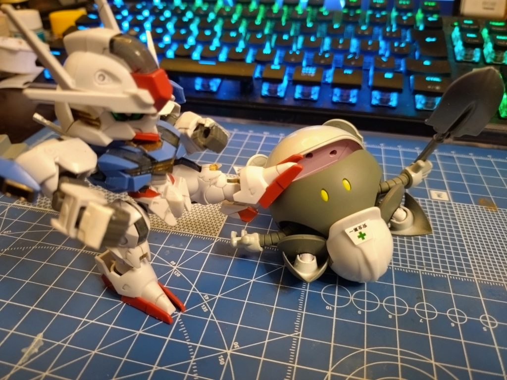 エアリアル「なーにがゴアンゼンニじゃ、ヨシってやってみろヨシって」ハロ「ユビサシ カクニン ムリ ヨクナイ ヨクナイ…。」