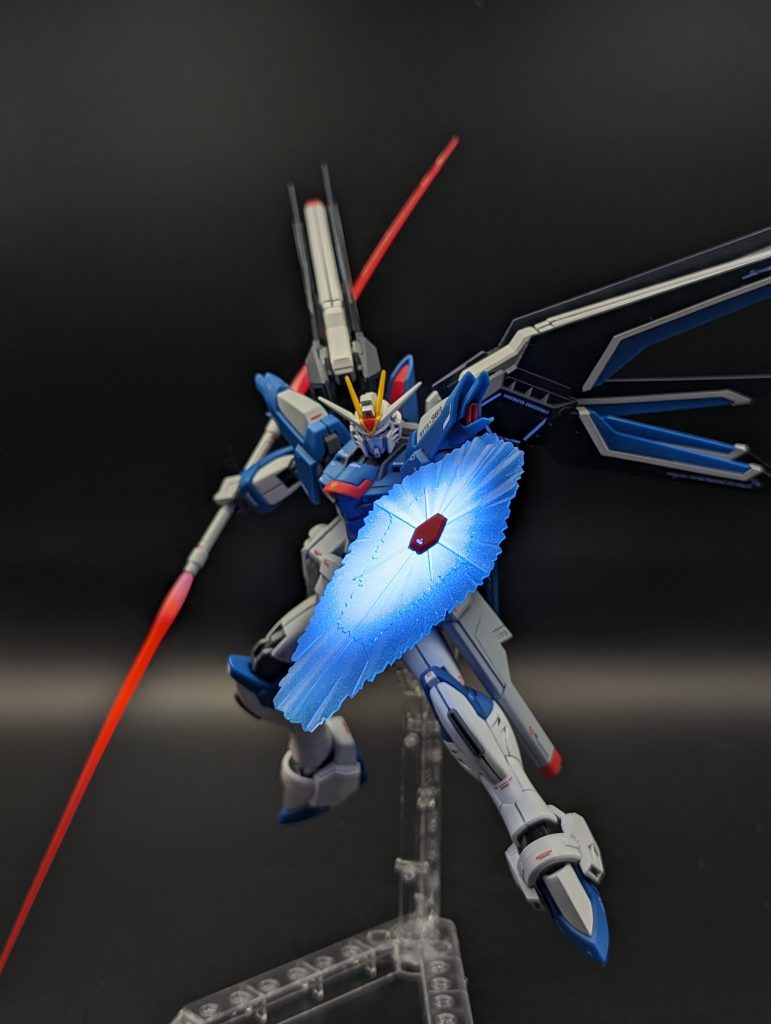 ビームシールド&サーベルはグラデ&蛍光仕上げにて