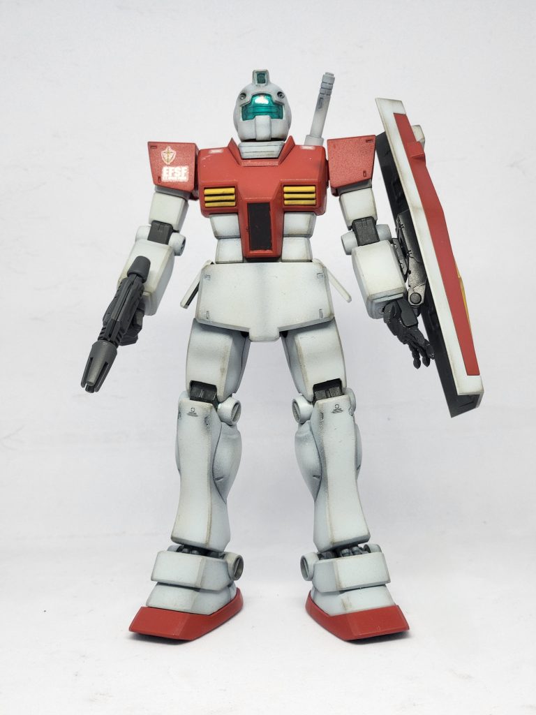 正面。このキットの成形色があまり好みじゃぁない!為、少し青みがかった白にしました。ほぼ無改造の素材の良さを生かした作成を目指しました。