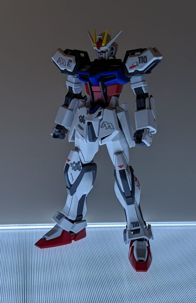 墨入れ、デカール、トップコートしますた。デカールはガンダムデカールとムック付録を使いますた。