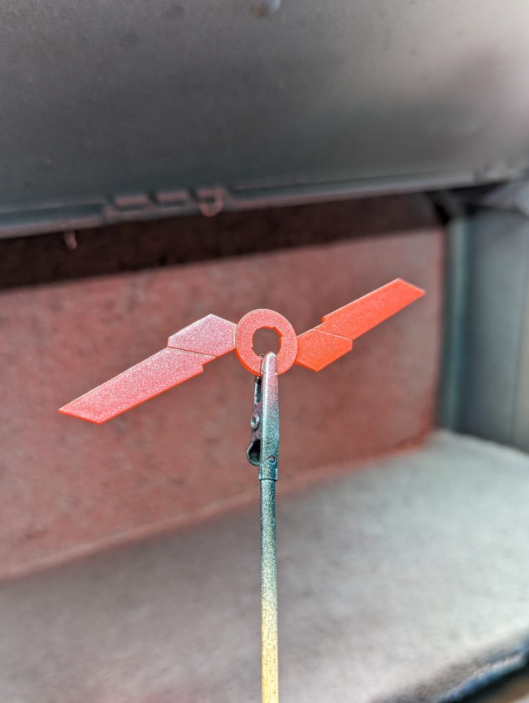 サイコフレームはメタリックとパール塗装で輝きをイメージして塗装しました