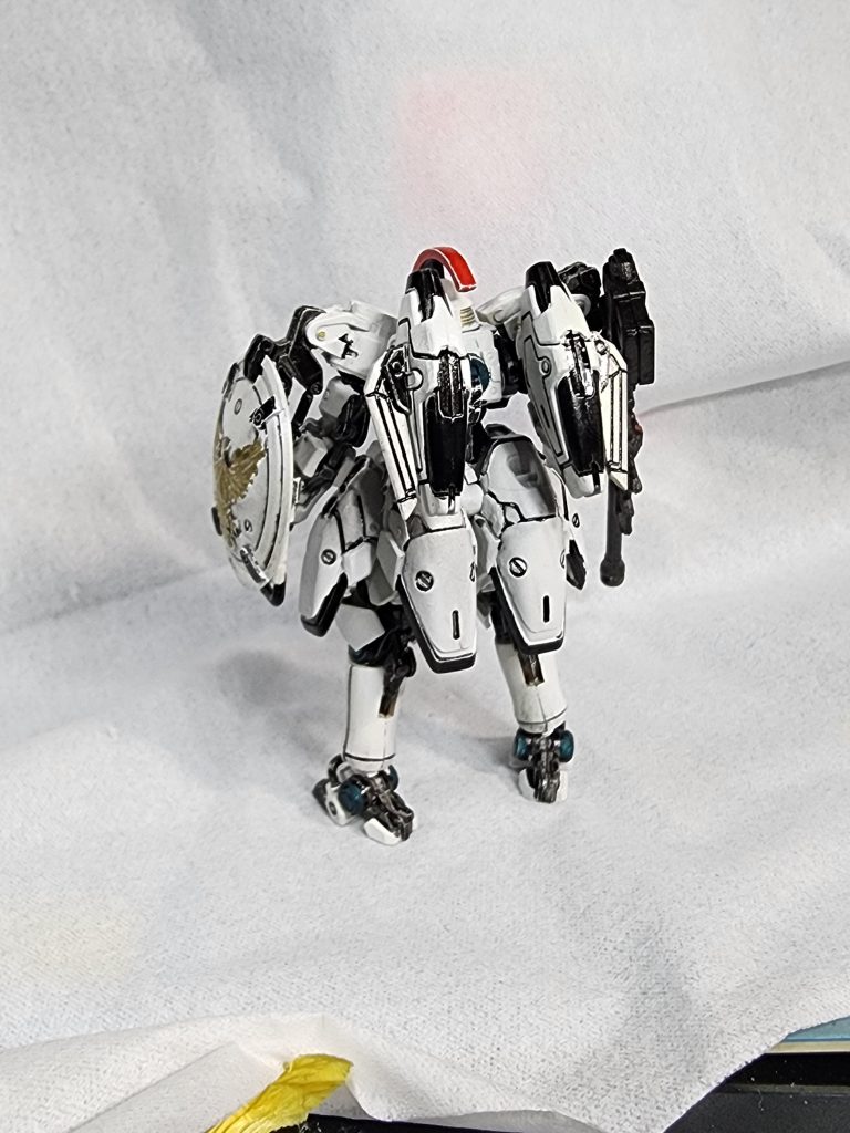 白以外はエナメルでの筆塗り&墨入れなのでちょっちお見苦しいですが…