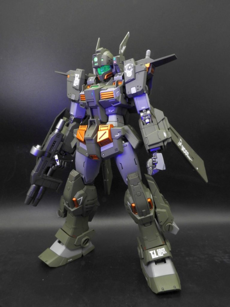 肩はストームブリンガーのものを採用しています。