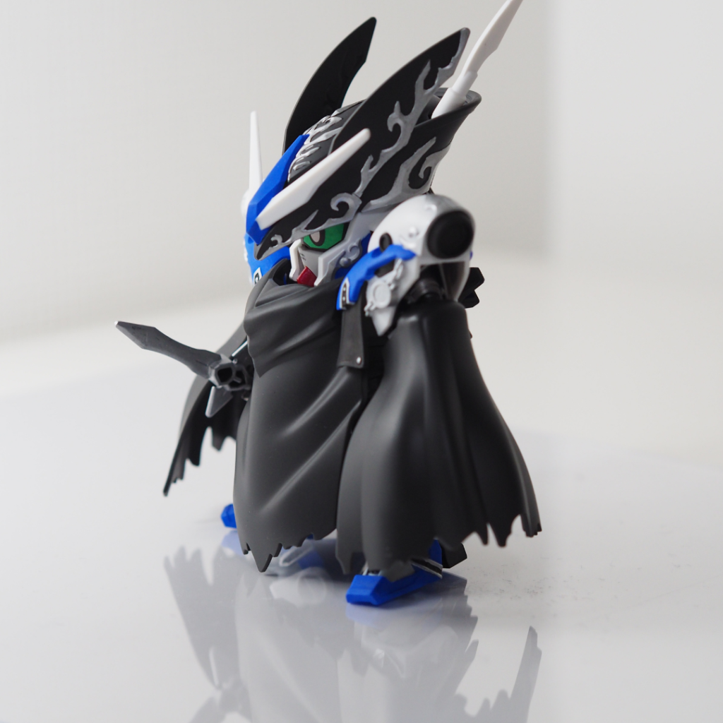 ただ、A4下敷きだと大きさが足りないので単焦点レンズで奥側をぼかしたり誤魔化しが必要かも知れません。