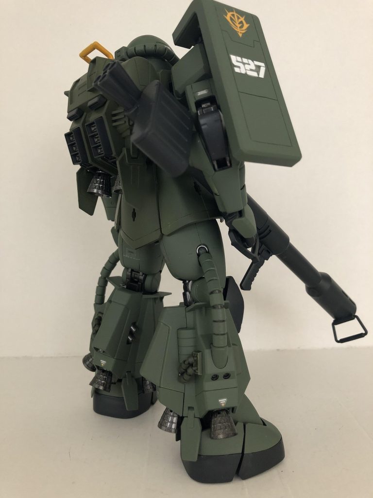 バックショット。バズーカは試作型のようです。