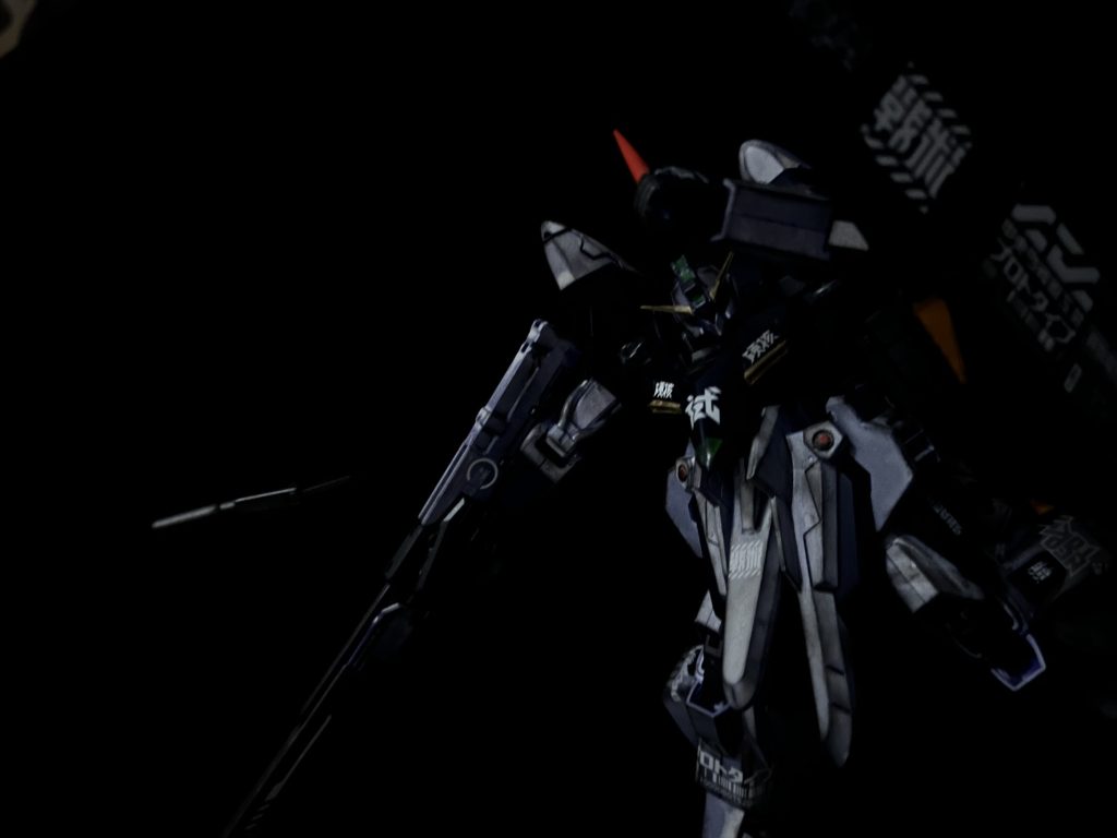 実はAOZはまだ読まずに作ってしまいました。完全に一目惚れで作ったので色とかデカールとか完全無視塗りたいように、貼りたいように、やっただけです。エアブラシなんてただの飾りですよ(僻み)上手い人にしか(良さが)わからんのですよ!ここまでプラモにハマるなんて思わず買わなかった弊害が今更身に染みてきました。