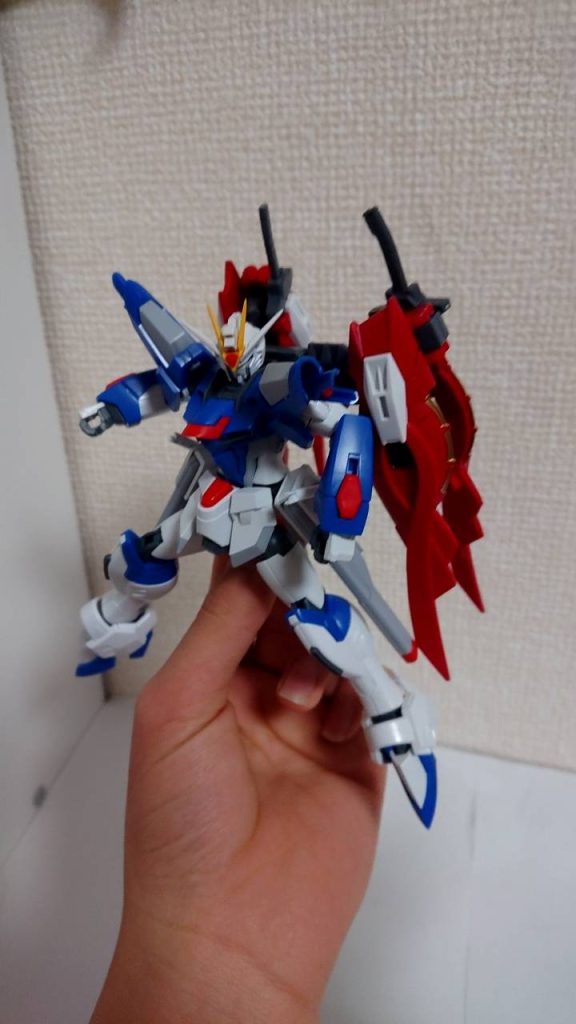 シルエットカンソウ!シルエットカンソウ!STTS-909-HS ザッシュライジングフリーダムスラッシュシルエットを取り付けたハイパーライジングフリーダム。コクピットの中に搭乗者と同席しているハロによって遠隔操作されているシルエットパックが換装されることでシルエット交代できる。スラッシュシエットのコンセプトは近距離での圧倒的な破壊力。