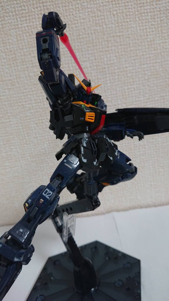 サーベルは標準の1/144サイズの大きさではなく二回りくらい大きいものになっています!いやー、エフェクトがおおきいのはいいっすねぇ。