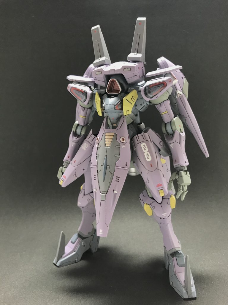 ファラクトメインでカオスのパーツを追加してオリジナル機体にしました 悪魔とかガーゴイルみたいな人型の怪物のイメージです でも名前は悪魔と契約する人からとりました 理由はファラクトと2文字違いだからです笑