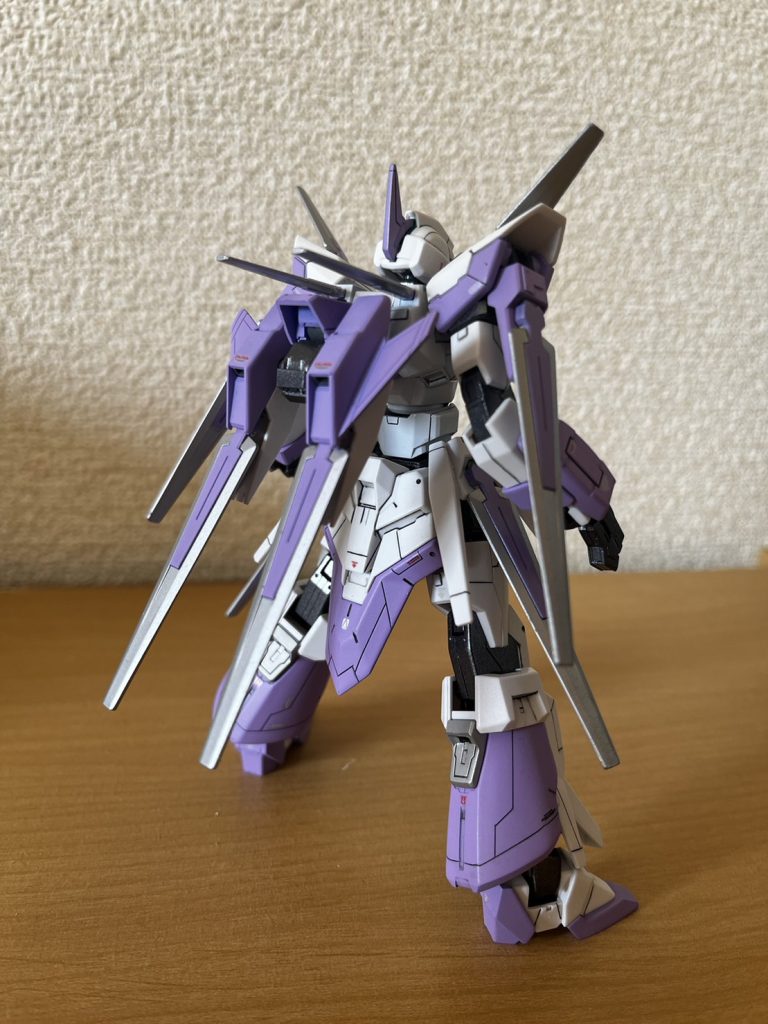 後ろのスジボリは頑張りましたスジボリの仕方は他のモデラーの方のを参考にさせていただきました🙇