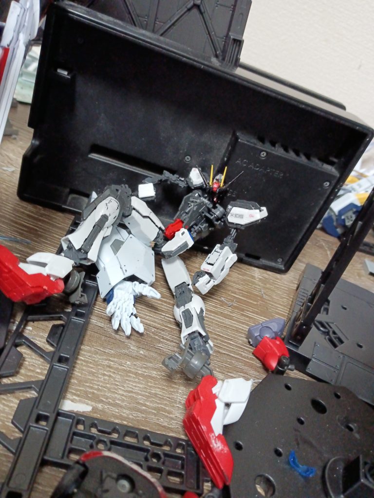 謎の機体がいますコレは秘密ですッ!!