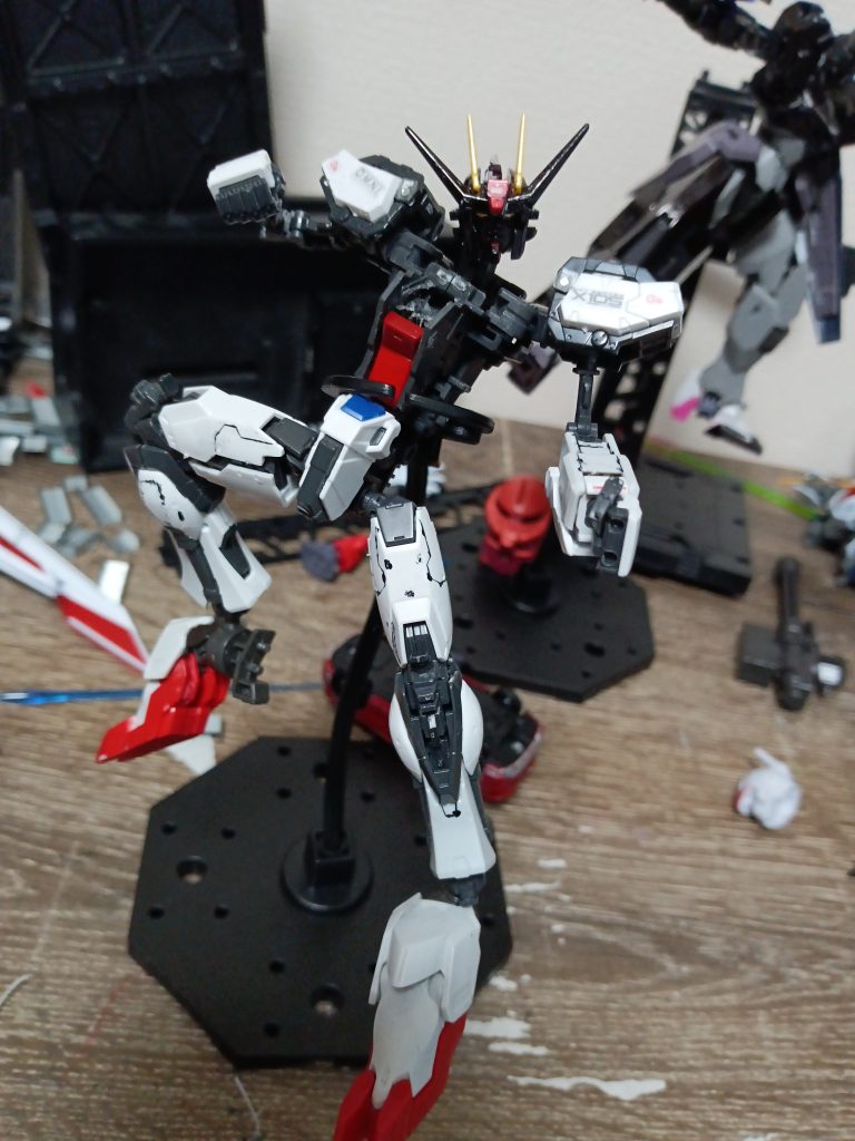 ストライクガンダムに似ている機体