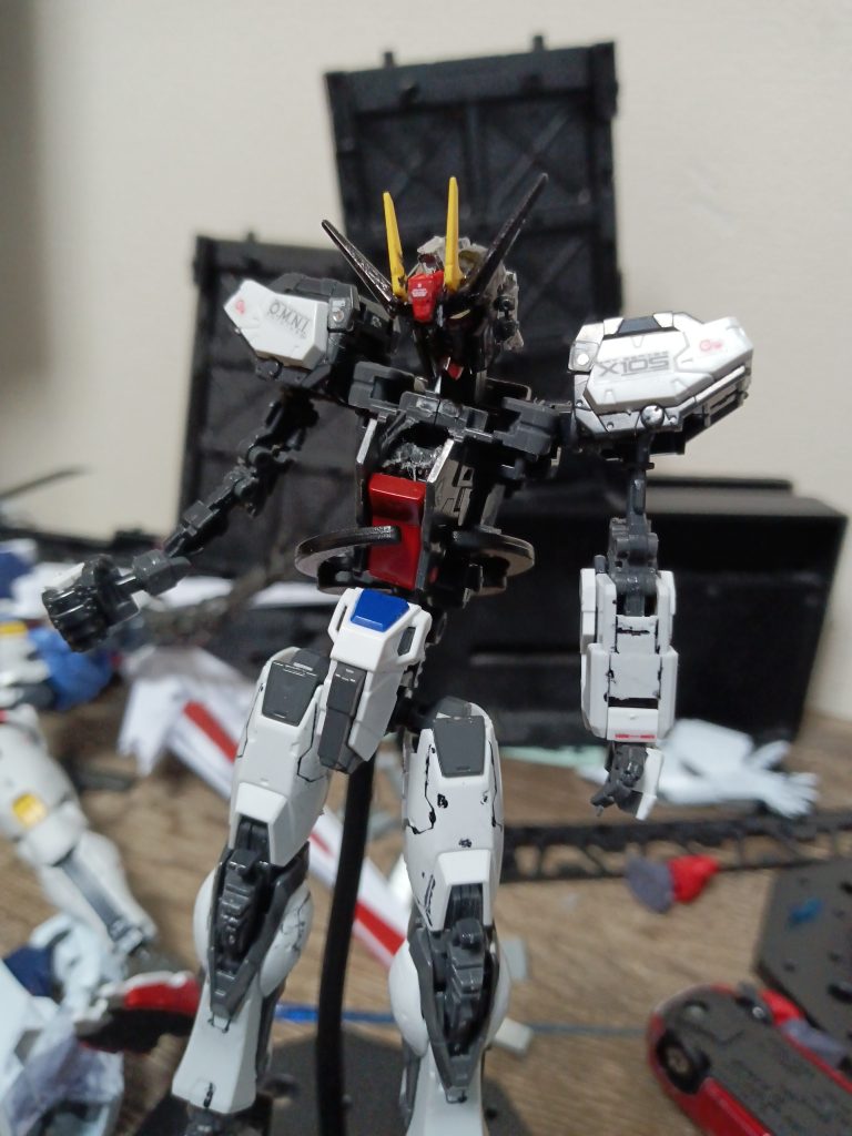 昔の戦いで装甲を失いダメージをうけたという設定です。