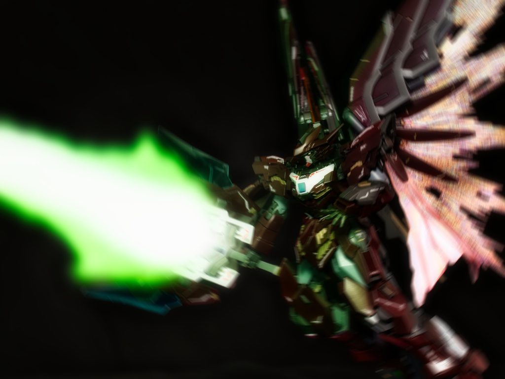 手持ちソード３本とドラグーンを組み合わせることで全開放モードで使用可能通常ソードでもバルジを両断しているが、本装備はそれ以上の出力が可能とされる