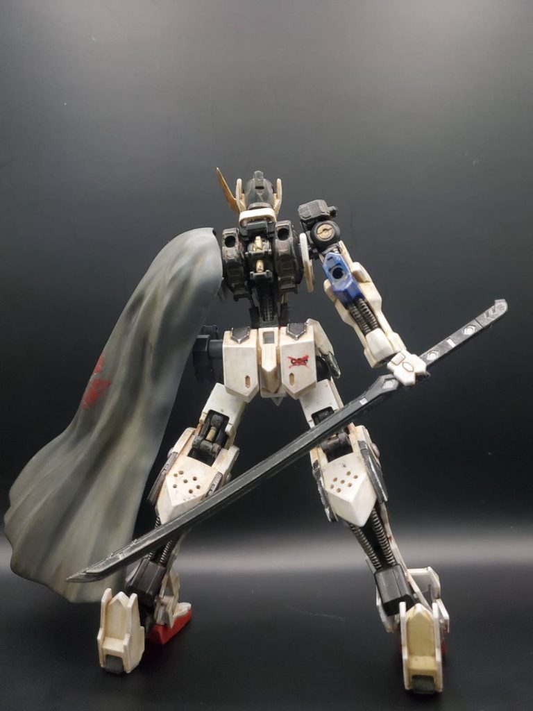 バックパックをつけないことでガンダムフレームがよく見えるようにしてみました