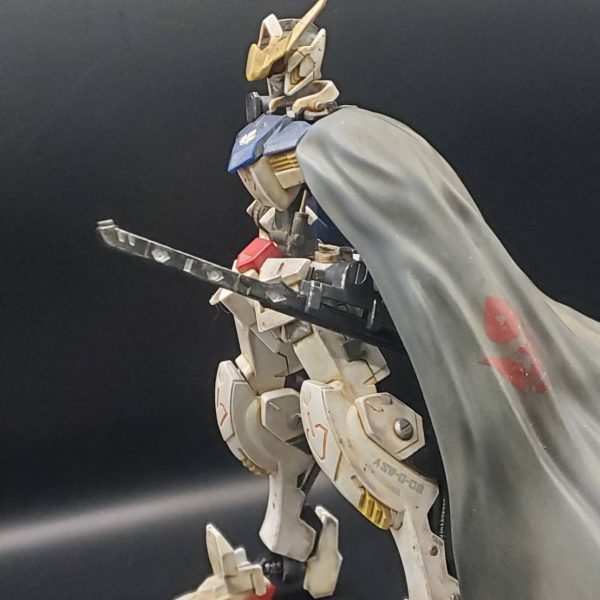 決して散らない鉄の華