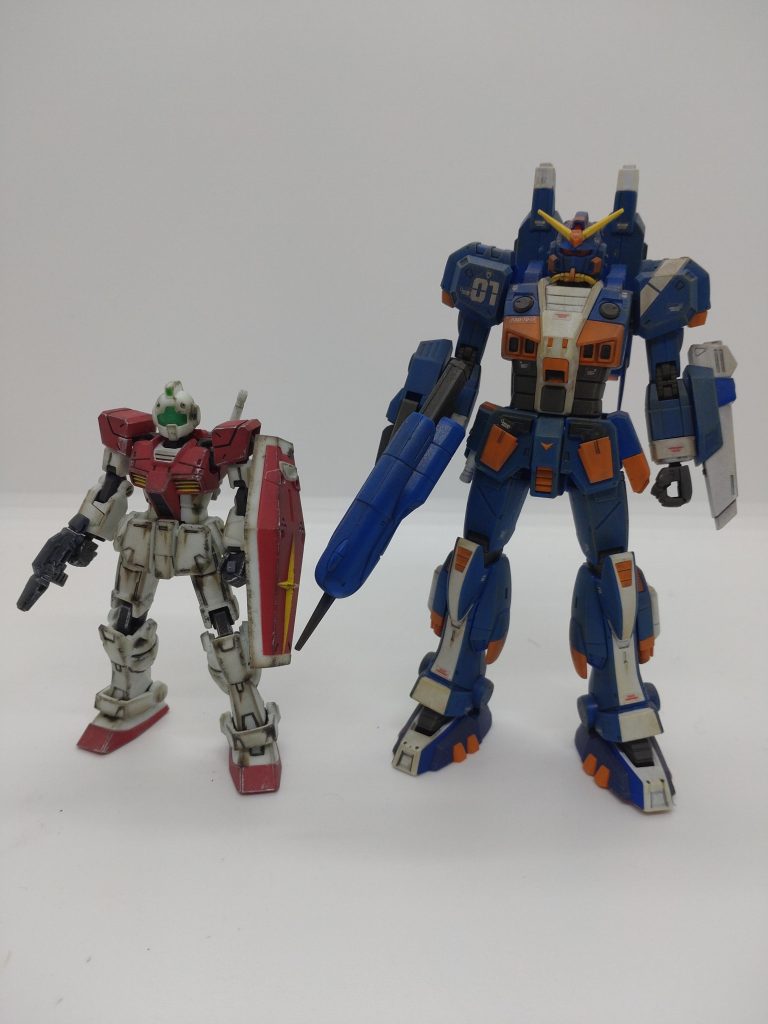 見ての通り、サイズはＨＧより二回り小さいです。それがまた可愛い感じが・・・