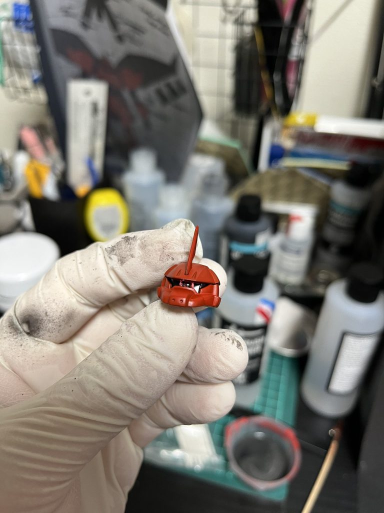 モノアイはシールだと味気ないので30mmのモノアイシールで立体感を