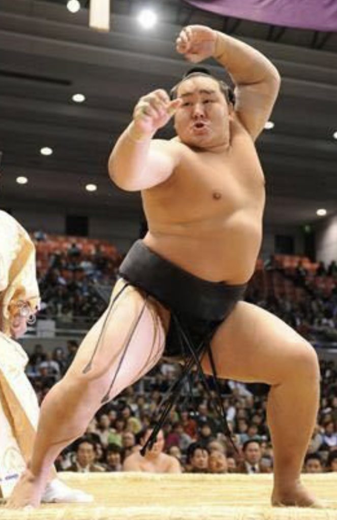 このイメージが強いのでこの感じのポージングにしました。