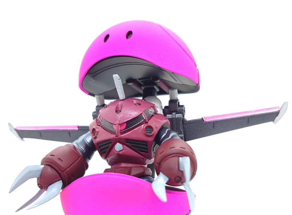 本当は腕を上げたいのですが、間接の自由度がないのでこんな感じでご容赦ください。