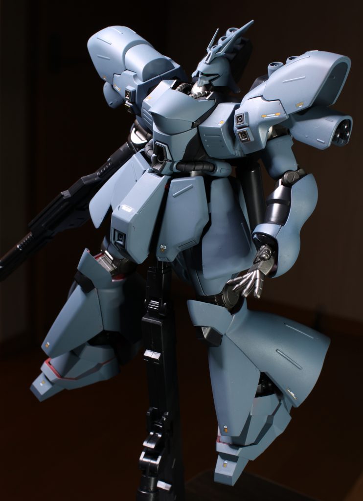 アムロを挑発するシャア。